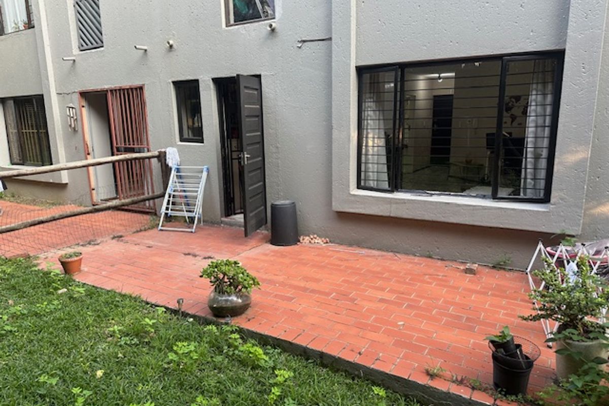 STYLISH ONE BED APARTMENT IN THE HEART OF MORNINGSIDE - Photo 2