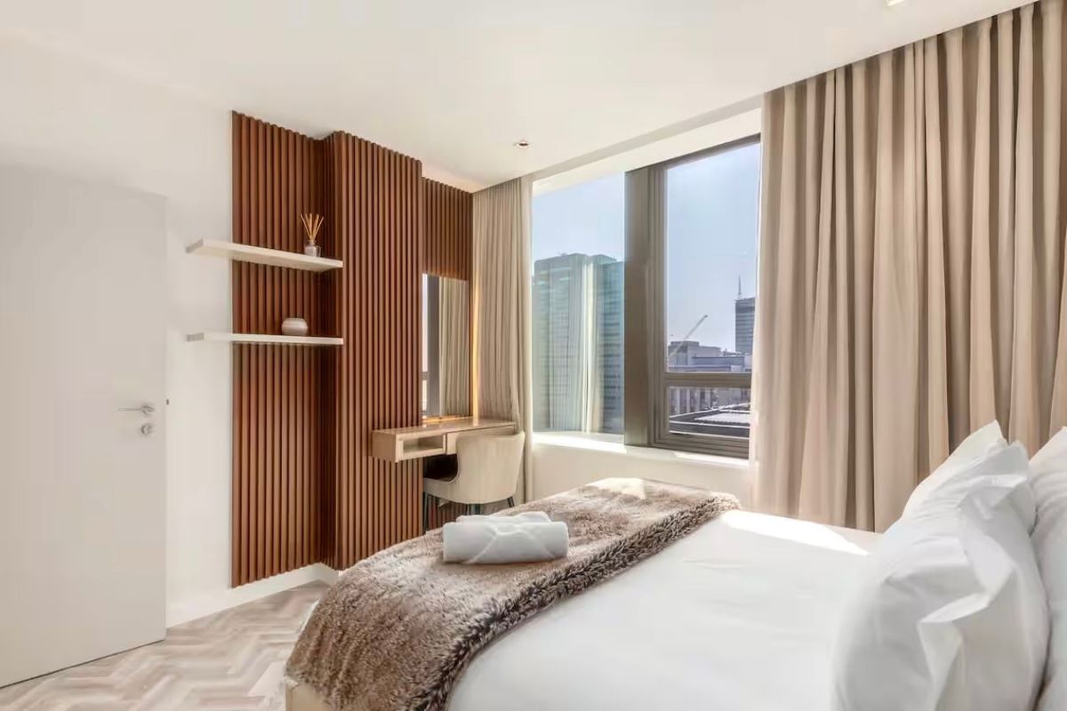 Short Term Lease — Stylishly Fully Furnished 1-Bedroom - Photo 4