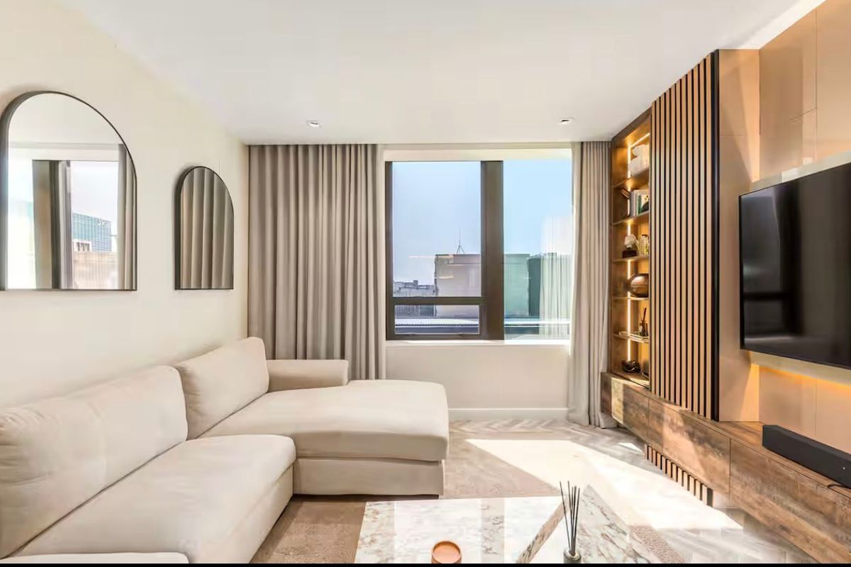 Short Term Lease — Stylishly Fully Furnished 1-Bedroom - Photo 3