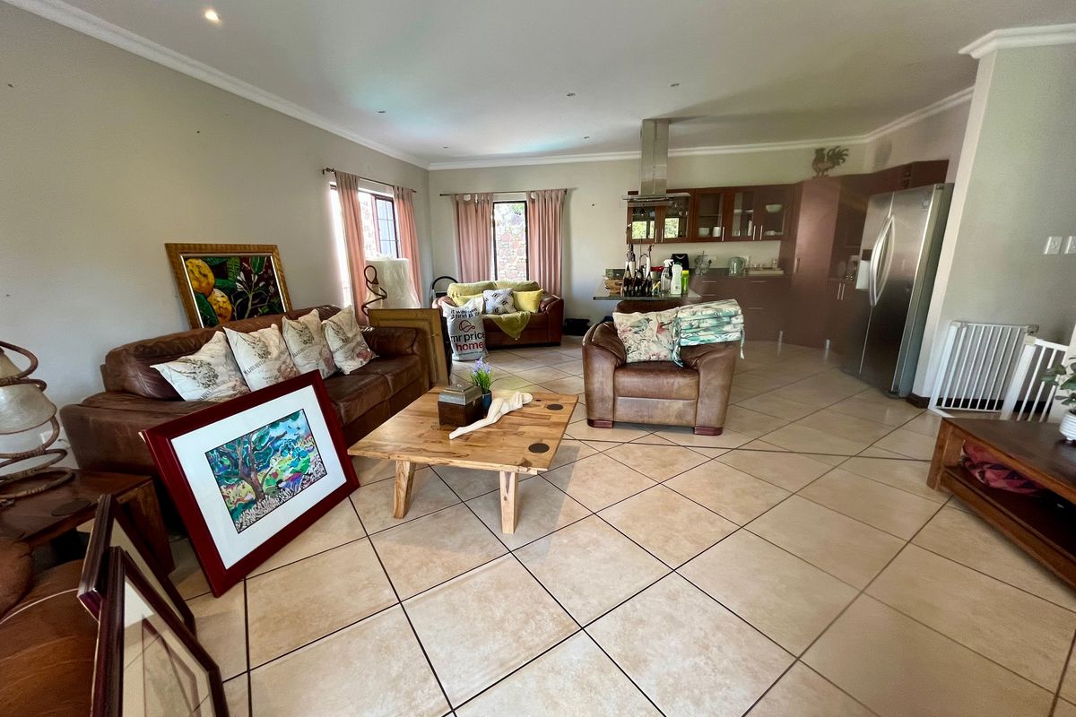 3 Bedroom House to Let in Secure Estate - Photo 5