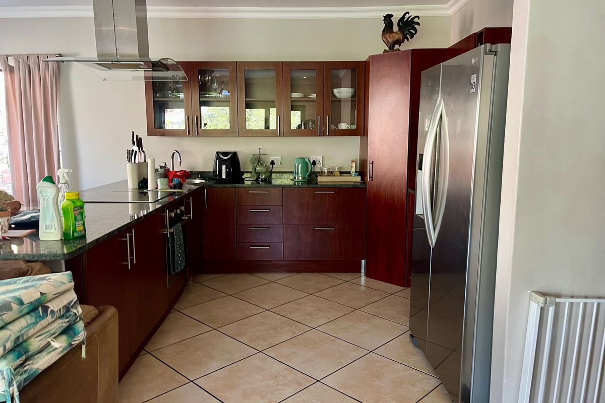 3 Bedroom House to Let in Secure Estate - Photo 3