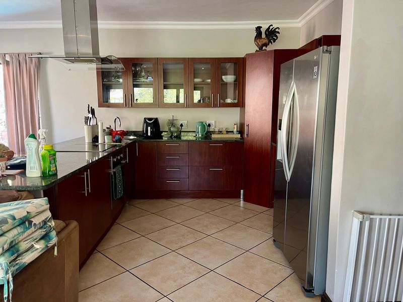 3 Bedroom House to Let in Secure Estate - Photo 3