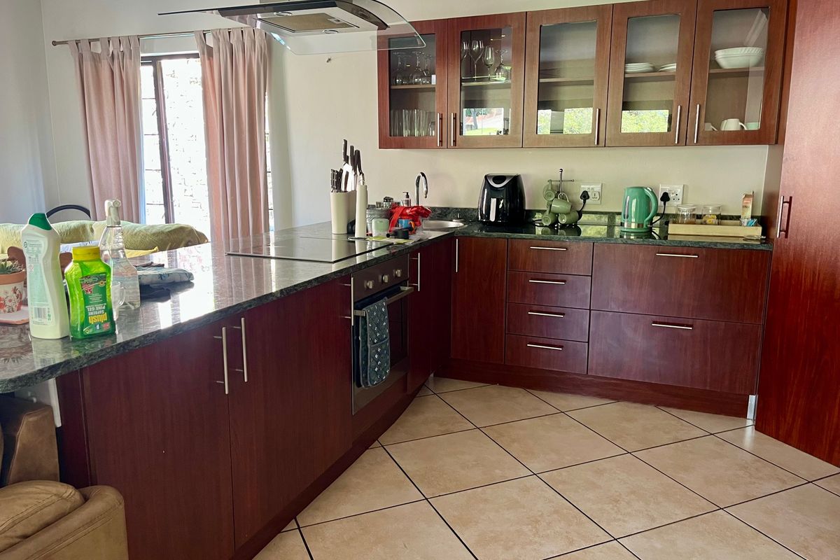 3 Bedroom House to Let in Secure Estate - Photo 4