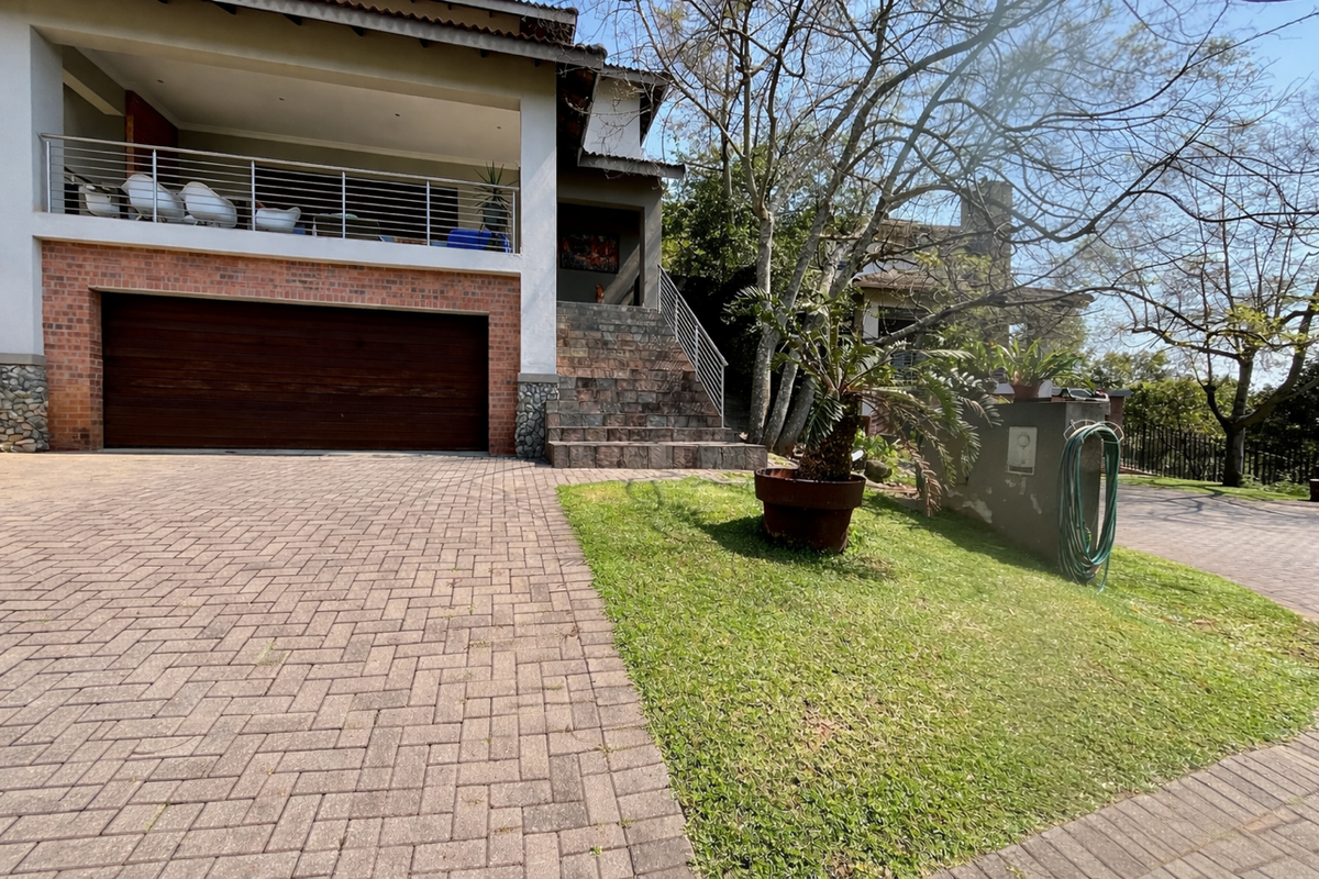 3 Bedroom House to Let in Secure Estate - Photo 2