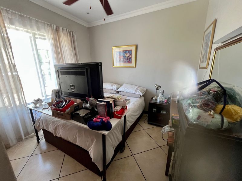 3 Bedroom House to Let in Secure Estate - Photo 9