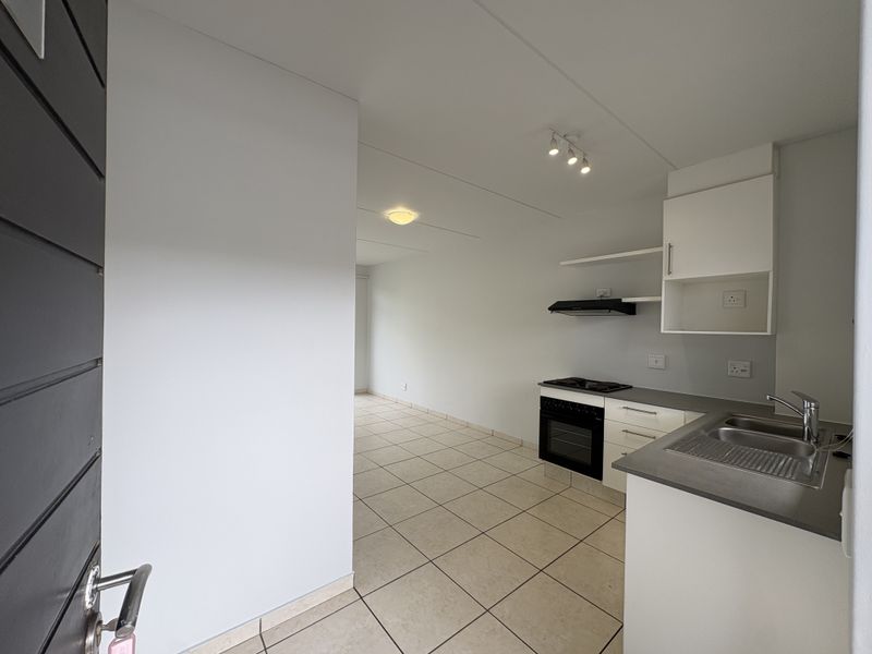 COSY ONE-BEDROOM APARTMENT - Photo 2