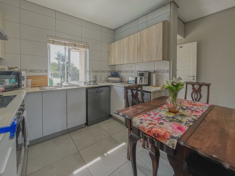 Investor-Ready 2 Bed with Dual En-Suites & Modern Finishes - Photo 4