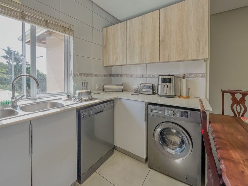 Investor-Ready 2 Bed with Dual En-Suites & Modern Finishes - Photo 5