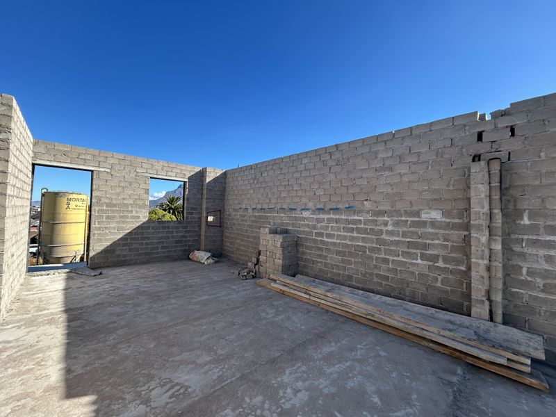 Top floor Apartment with Stunning Table Mountain Views - Photo 10