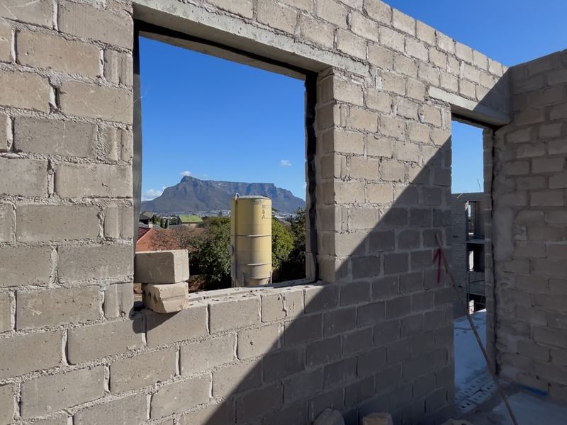 Top floor Apartment with Stunning Table Mountain Views - Photo 4