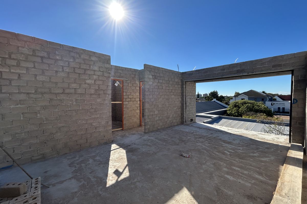 Top floor Apartment with Stunning Table Mountain Views - Photo 2