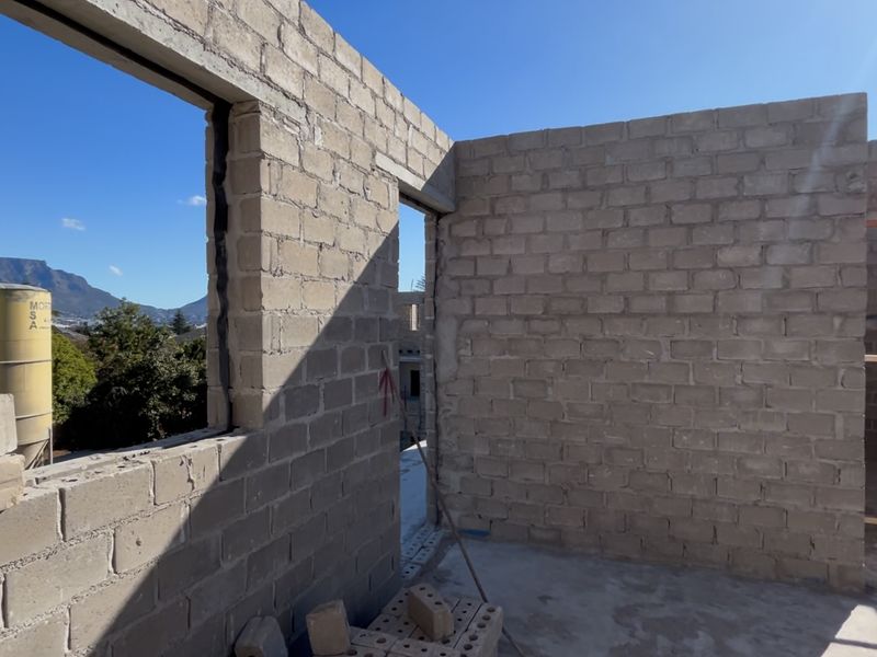 Top floor Apartment with Stunning Table Mountain Views - Photo 5