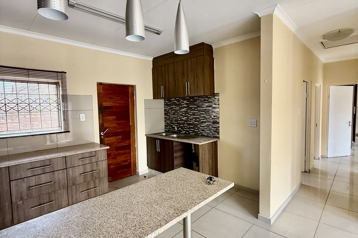 House Rental Monthly In Witbank - Photo 2