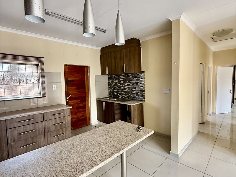 House Rental Monthly In Witbank - Photo 2