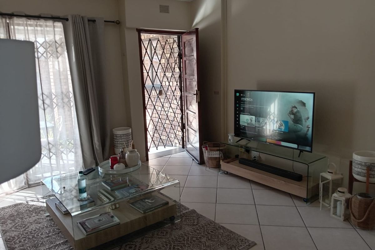 Discover Peaceful Living in This Charming Meerensee Simplex - Photo 4