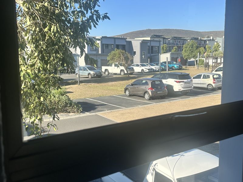 Modern 2 Bedroom Apartment for Sale in Burgundy Estate in Sought After Complex - Photo 3