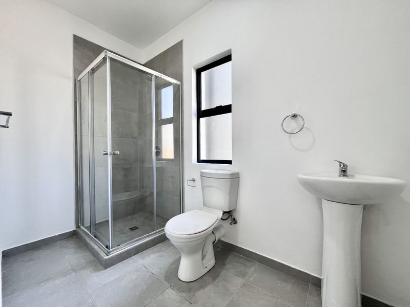 Studio Apartment for Sale – R750 000 - Photo 7