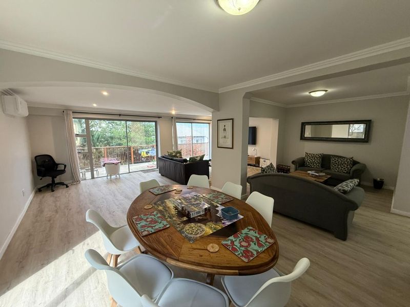 Stunning 4 bedroom townhouse with beach accesss - Photo 3