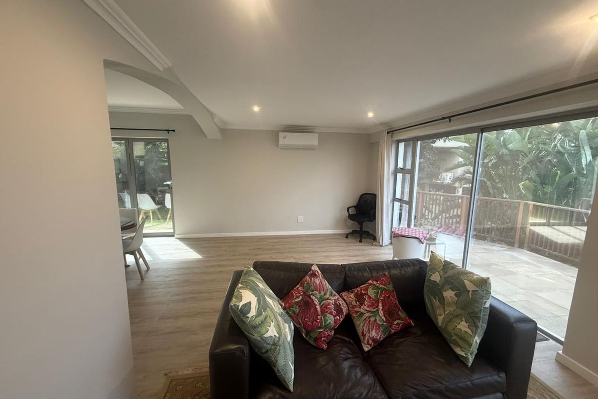 Stunning 4 bedroom townhouse with beach accesss - Photo 5