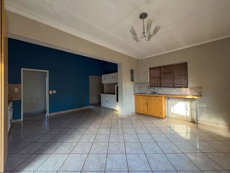 Three bedroom house for sale with a two bedroom flatlet - Photo 7