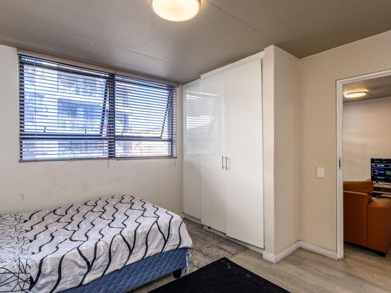 Stylish Observatory Living with Lion’s Head Views | High Rental Demand Investment Opportunity - Photo 10