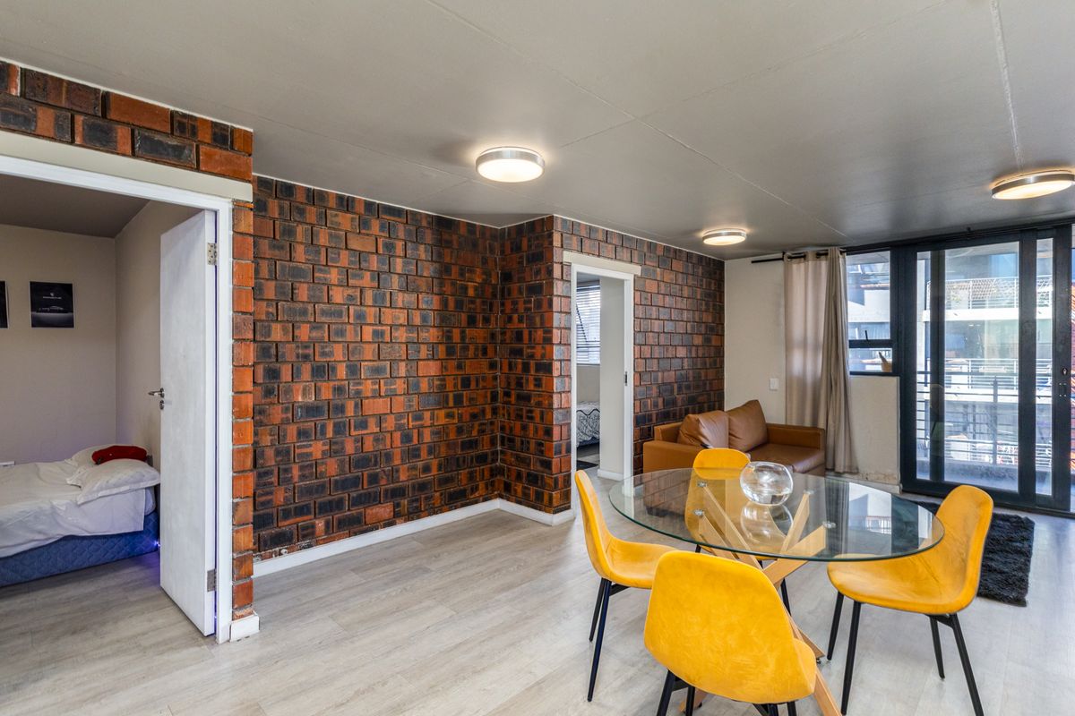 Stylish Observatory Living with Lion’s Head Views | High Rental Demand Investment Opportunity - Photo 4