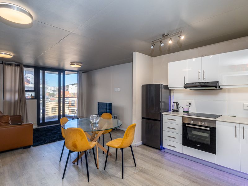 Stylish Observatory Living with Lion’s Head Views | High Rental Demand Investment Opportunity - Photo 2