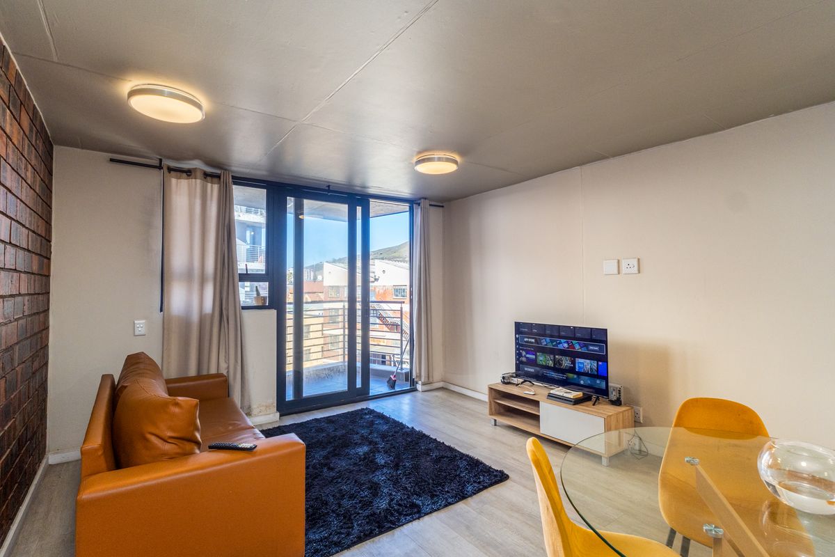 Stylish Observatory Living with Lion’s Head Views | High Rental Demand Investment Opportunity - Photo 5