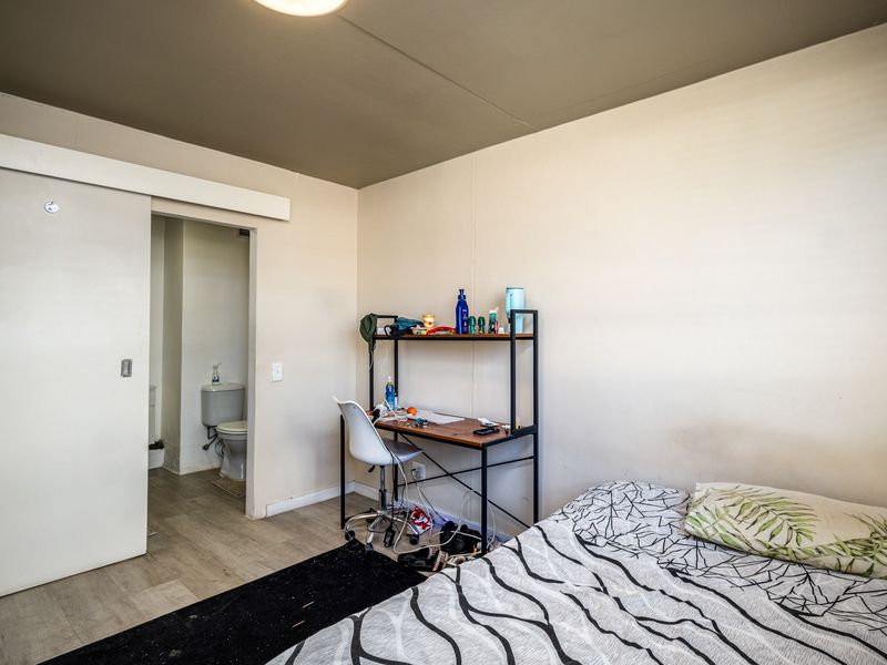 Stylish Observatory Living with Lion’s Head Views | High Rental Demand Investment Opportunity - Photo 5
