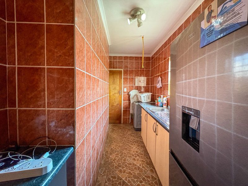 Three bedroom house for sale in Dalpark Ext 1 - Photo 8