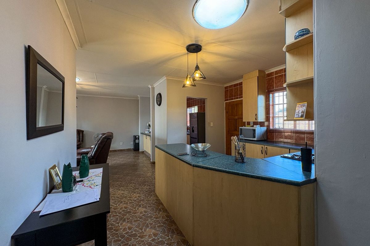 Three bedroom house for sale in Dalpark Ext 1 - Photo 5