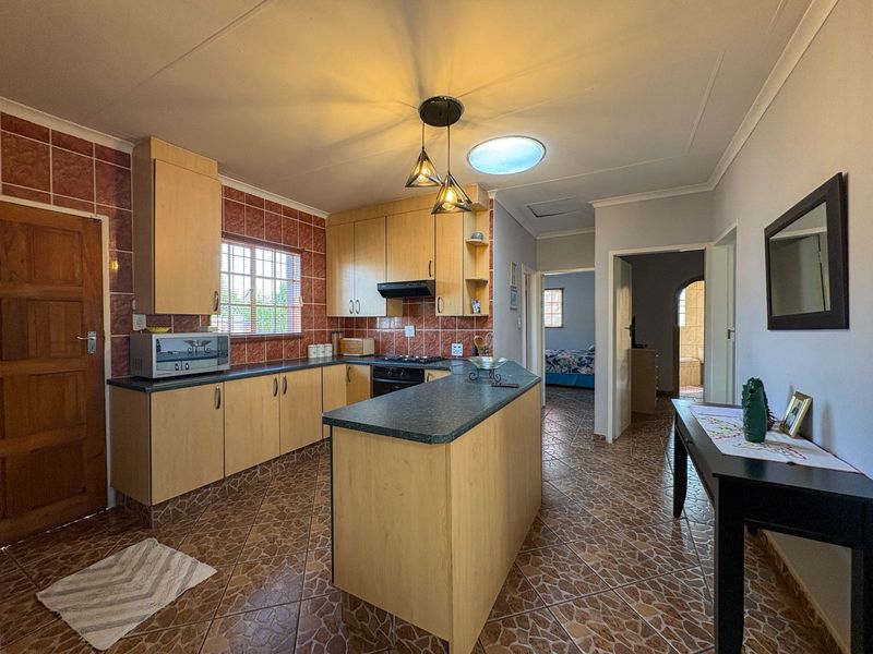 Three bedroom house for sale in Dalpark Ext 1 - Photo 4