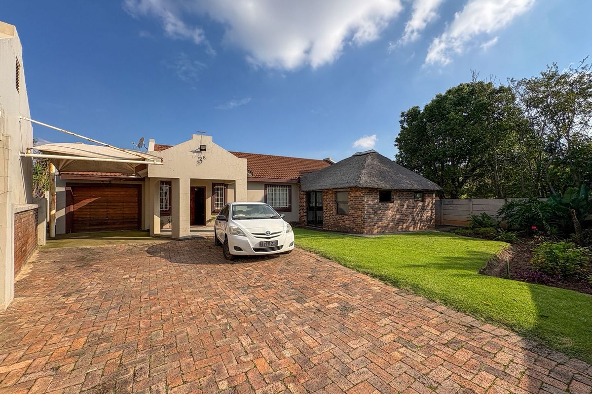 Three bedroom house for sale in Dalpark Ext 1 - Photo 2