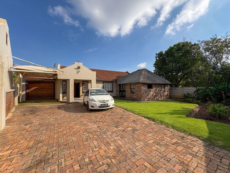 Three bedroom house for sale in Dalpark Ext 1 - Photo 2