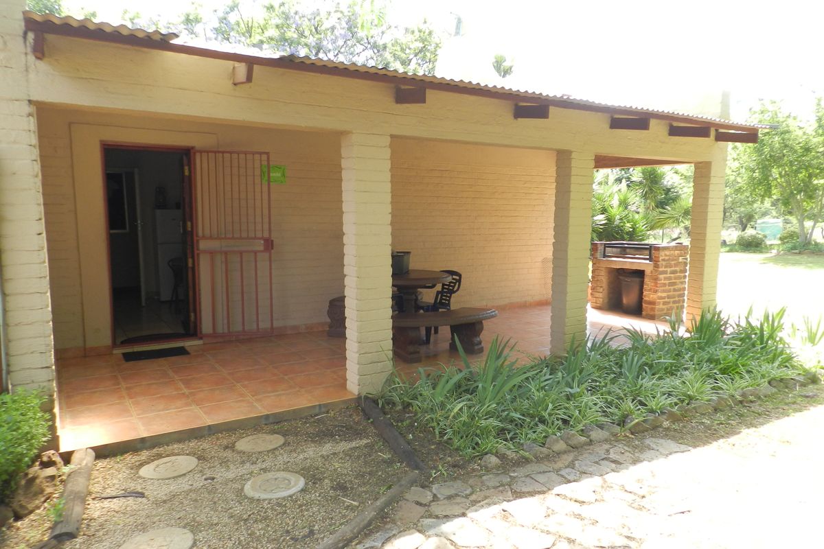 Self catering Lodge and wedding venue - Photo 3