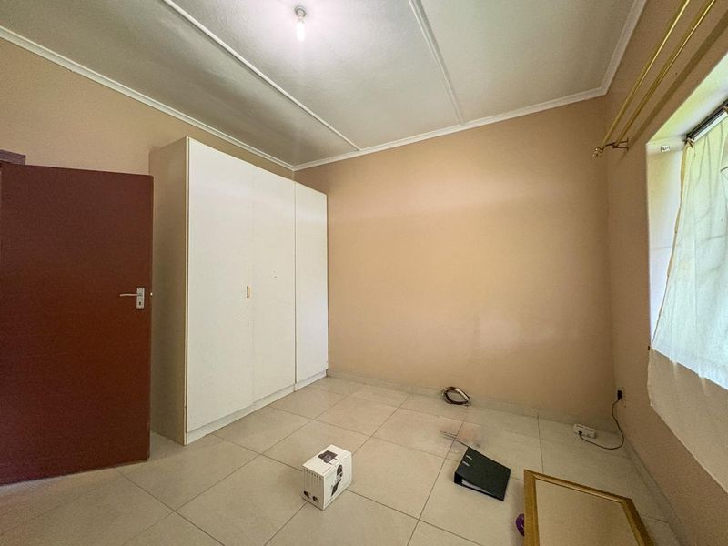 Three bedroom home for sale - Photo 9