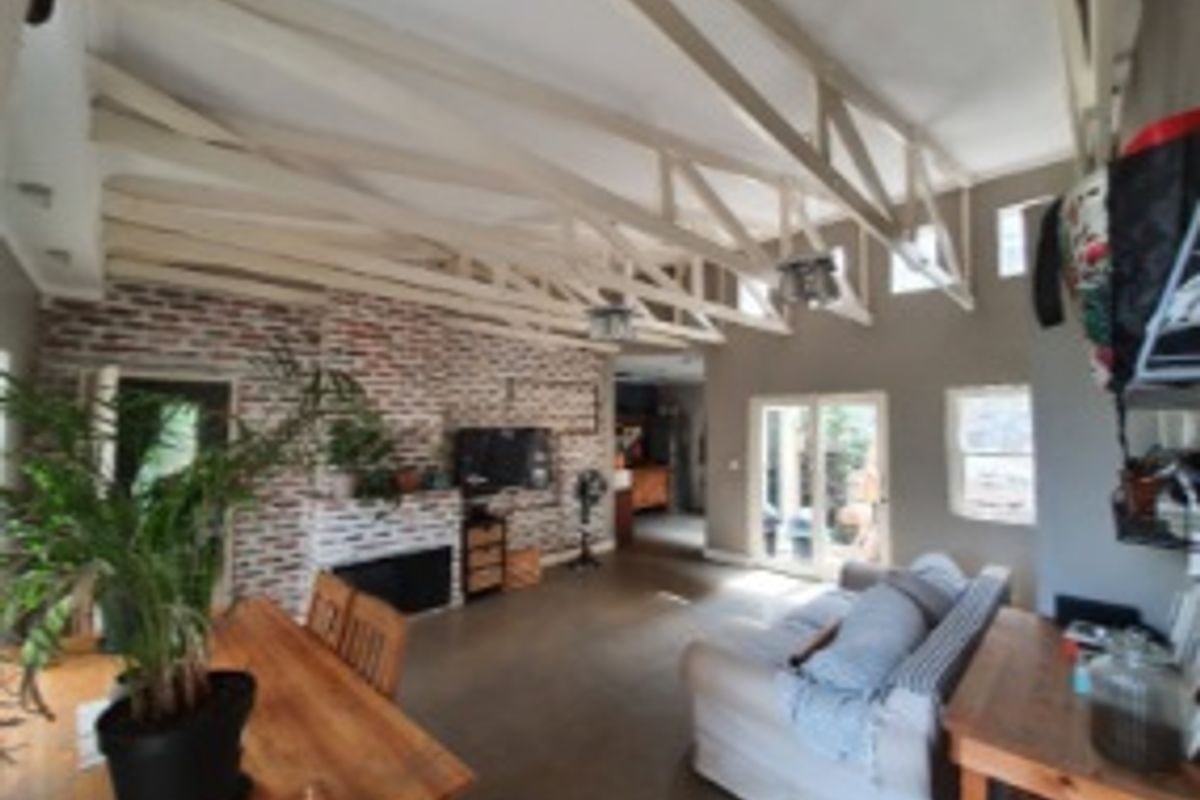 Parktown North Hideaway - Photo 2