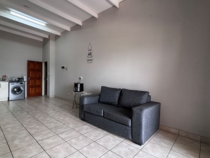 2 BEDROOM APARTMENT TO LET - Photo 4