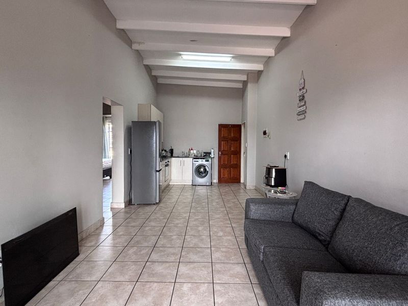 2 BEDROOM APARTMENT TO LET - Photo 5