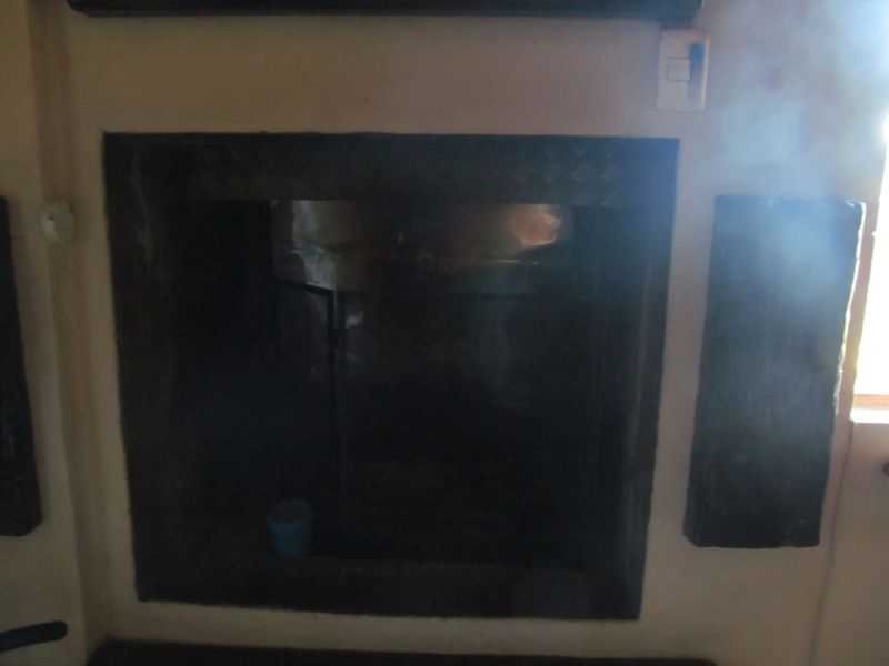 Elegant Family Living with Premium Comfort & Exceptional Entertaining - Photo 6