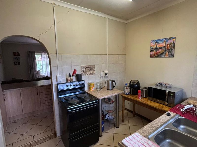 Charming 1-Bed Farm Flat in Hartbeespoort Rural – Countryside Bliss! - Photo 9