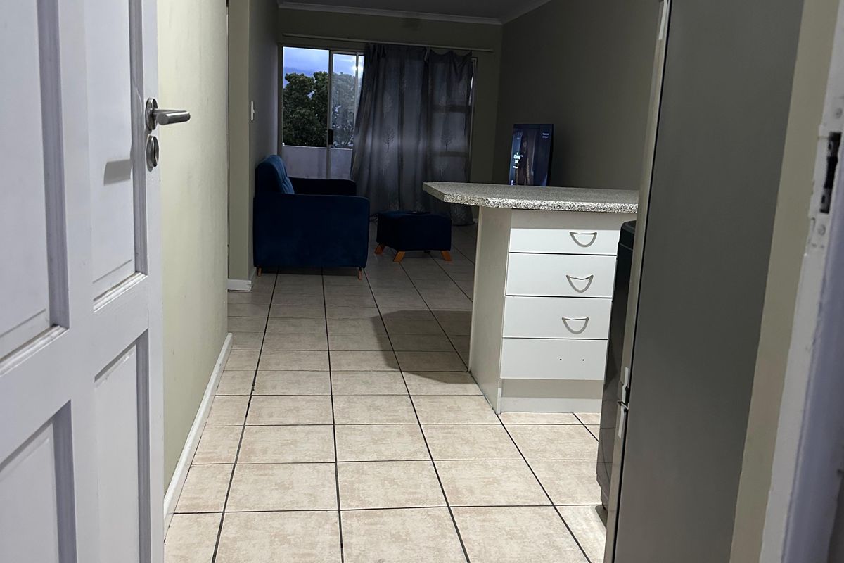 Spacious  2 Bedroom Apartment  To Let in Thornton  Available 1 May 2026 - Photo 3