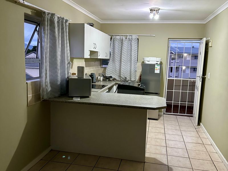 Spacious  2 Bedroom Apartment  To Let in Thornton  Available 1 May 2026 - Photo 2