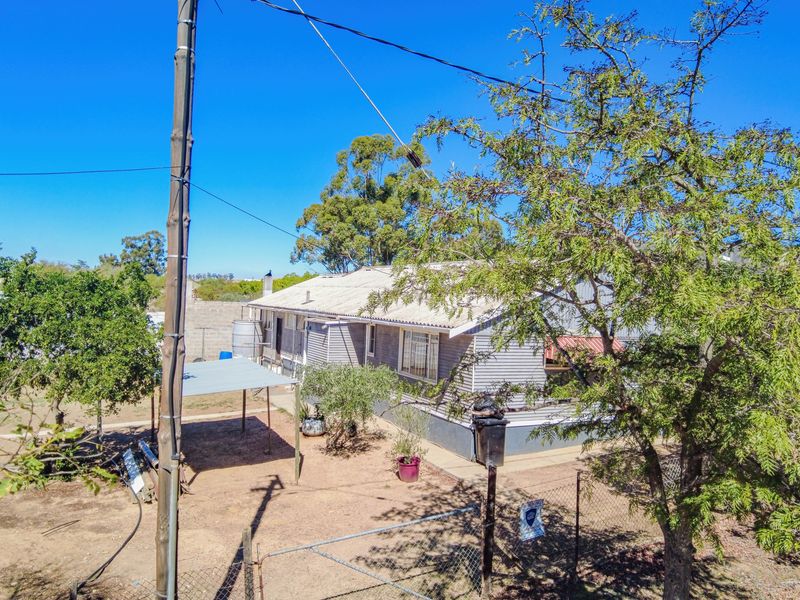 Versatile Home with 2-Bedroom Granny Flat & Built-in Braai – Koringberg - Photo 3