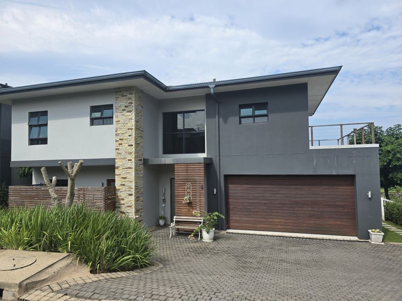 Large Free Standing Double Storey Home for RENT - Photo 2