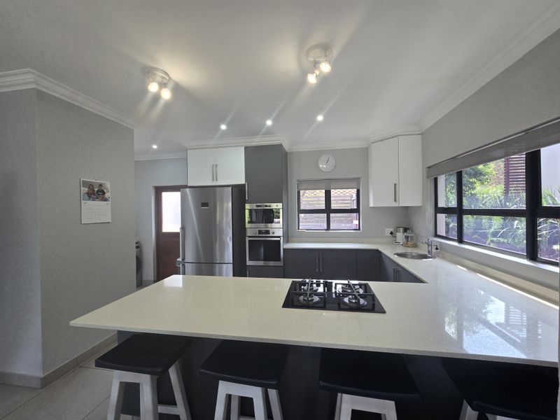 Large Free Standing Double Storey Home for RENT - Photo 4