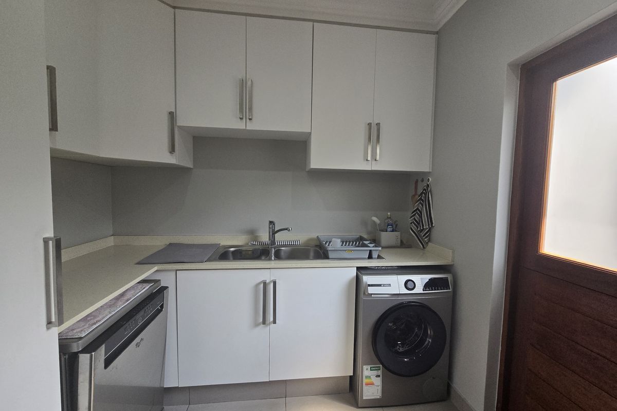 Large Free Standing Double Storey Home for RENT - Photo 3