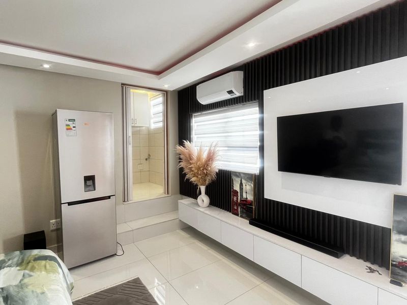 Garden Cottage Rental Monthly In Sandton - Photo 8