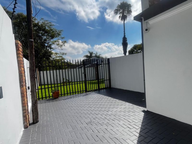 Garden Cottage Rental Monthly In Sandton - Photo 7