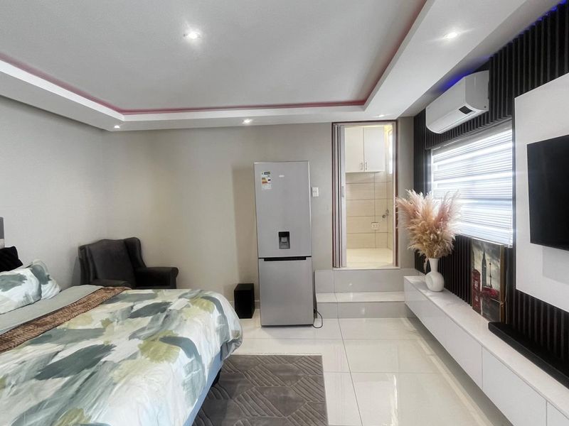 Garden Cottage Rental Monthly In Sandton - Photo 2